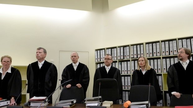 Die Richter des NSU-Prozesses um Manfred Götzl (3. v. l.)