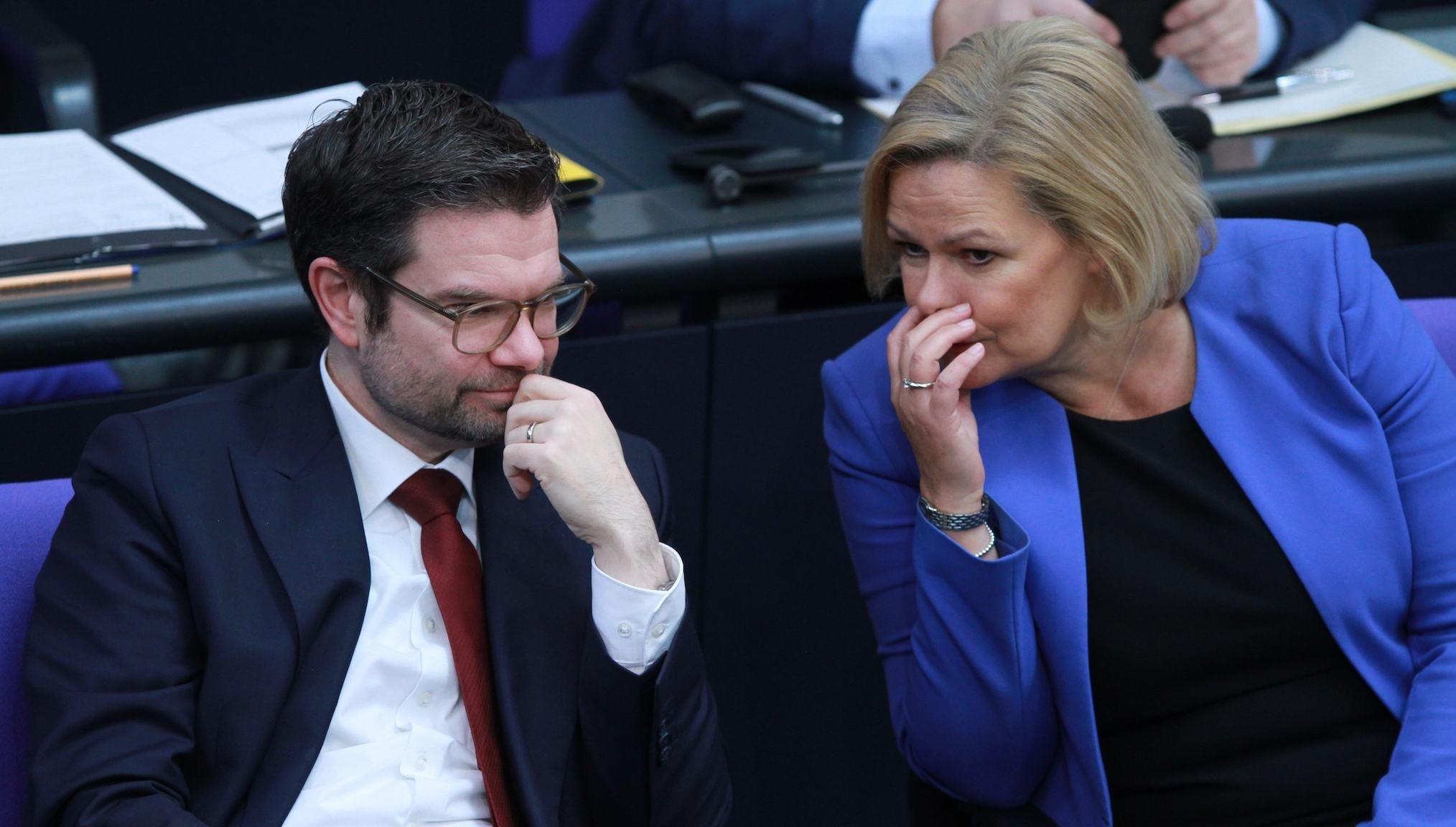 Marco Buschmann und Nancy Faeser im Bundestag