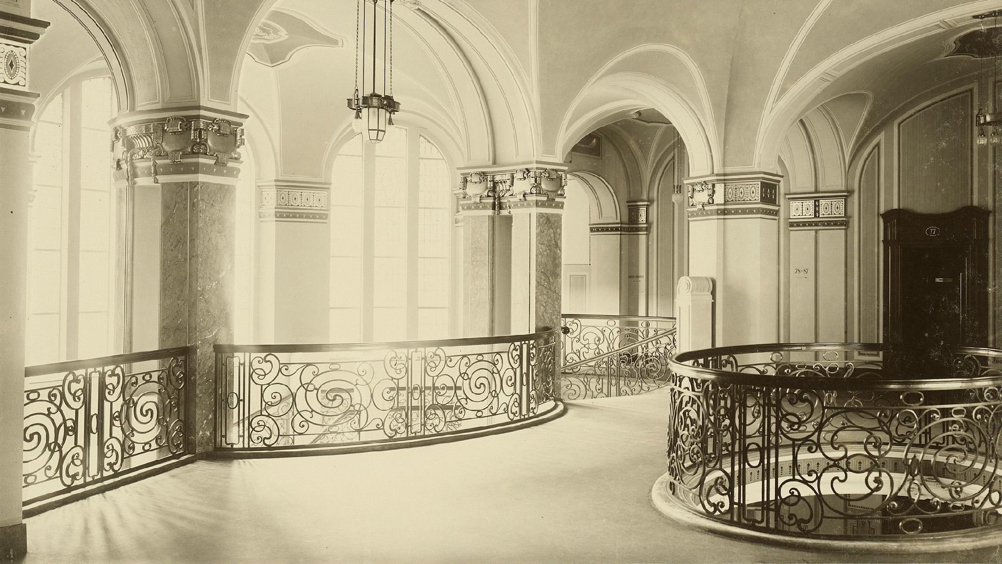 Treppenhalle am OLG Düsseldorf im Jahr 1910