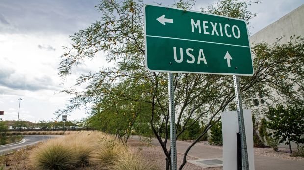 Schild an der US-Grenze zu Mexiko