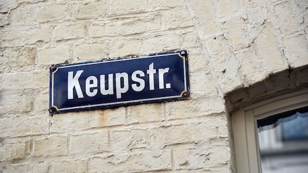 Nordrhein-Westfalen, Köln: Das Straßenschild der Keupstraße hängt an eine Hauswand. Hier verübte der NSU am 9. Juni 2004 einen Bombenanschlag.