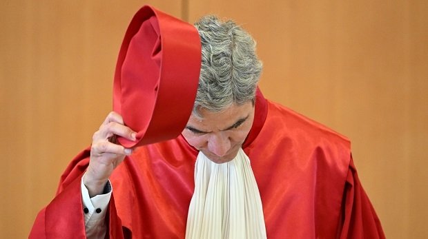 Stephan Harbarth, Vorsitzender des Ersten Senats und Präsident des Bundesverfassungsgericht, verkündet das Urteil zum bayerischen Verfassungsschutzgesetz.