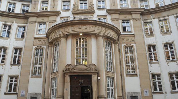 Fassade des Landgerichts Frankfurt am Main