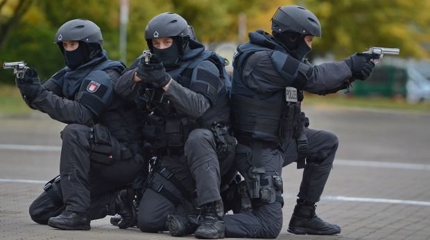 Polizisten einer Hamburger Spezialeinheit