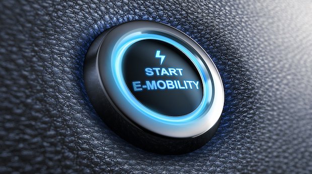 Druckschalter mit der Aufschrift "Start E-Mobility"