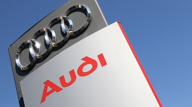 Schild eines Audi-Händlers