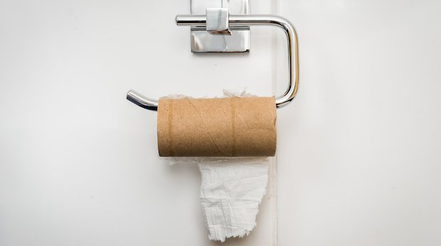 Eine leere Toilettenpapierrolle