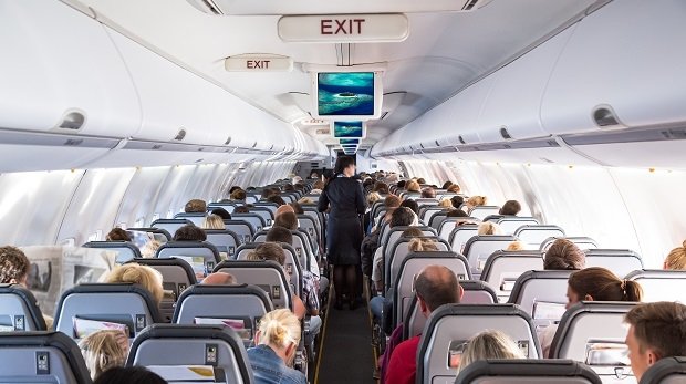 Fluggäste in einem Flugzeug