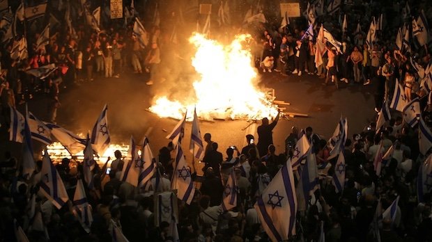 Die Proteste in Israel dauern seit Monaten an, am Wochenende erreichten sie die nächste Eskalationsstufe