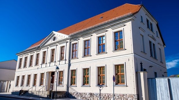 Das Gebäude des Landessozialgericht Mecklenburg-Vorpommern in der Tiergartenstraße am 23.06.2020