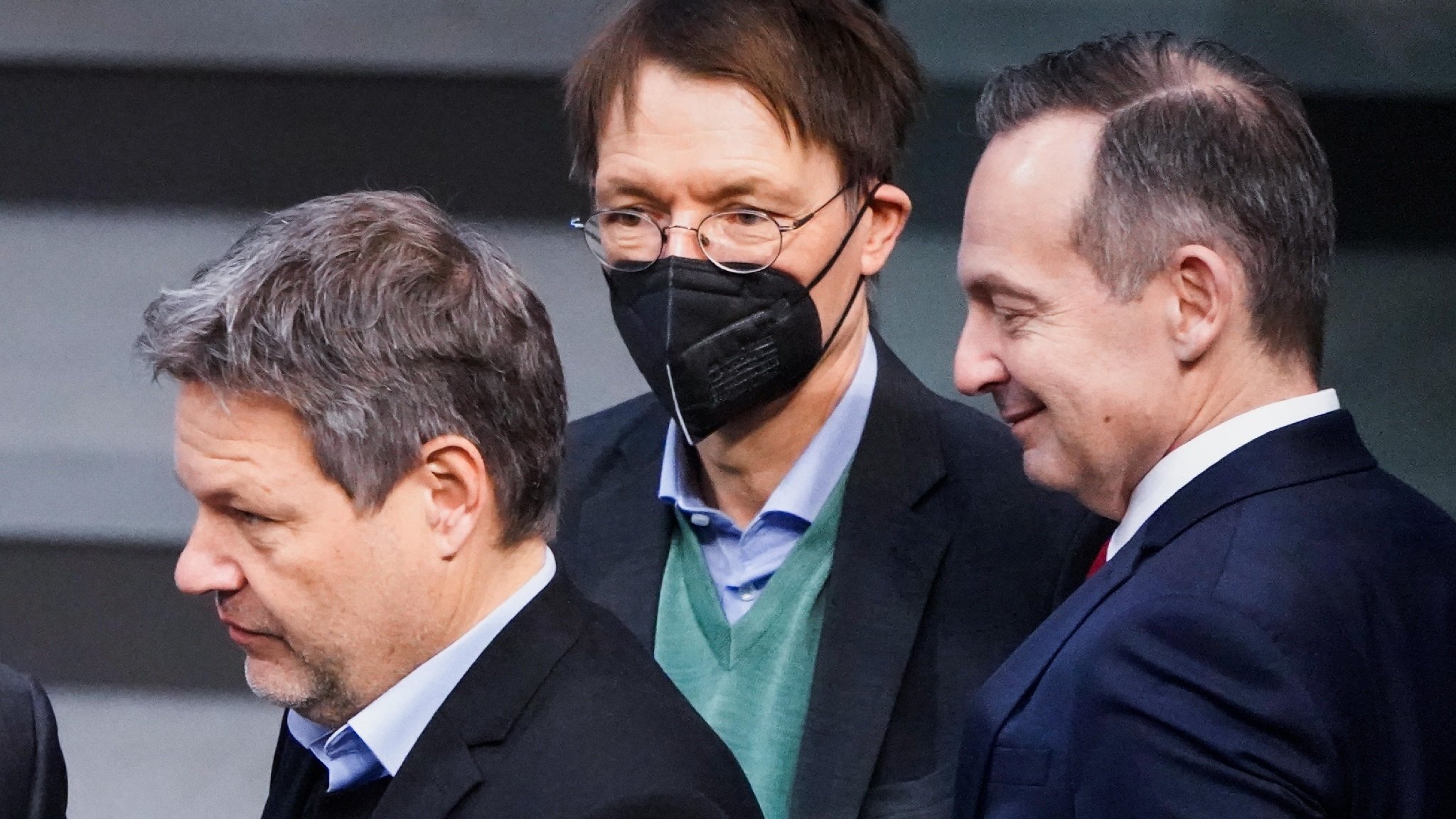 Robert Habeck (Grüne), Karl Lauterbach (SPD) und Volker Wissing (FDP, v.l.n.r.) am 19.01.2023 im Bundestag