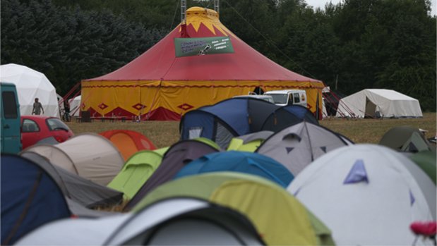 Zelte stehen am 17.082017 in Erkelenz (Nordrhein-Westfalen) in dem Klimacamp Rheinland. Bis zum 26. August 2017 wollen Aktivisten mit Aktionen den Stopp des Braunkohleabbaus beschleunigen.