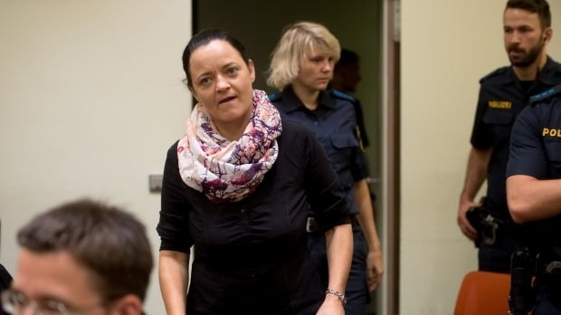 Beate Zschäpe, Angeklagte, kommt im Oberlandesgericht München zum NSU-Prozess.