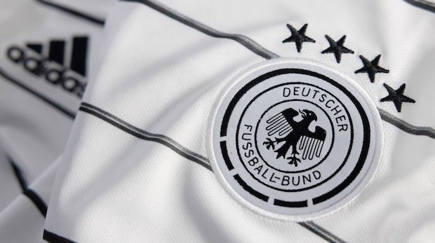 Trikot deutsche Nationalmannschaft mit Sponsor Adidas