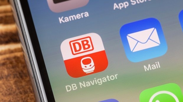Die App DB Navigator auf einem Smartphone
