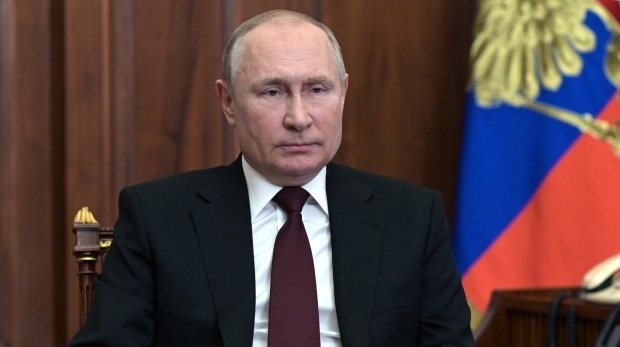 Russlands Präsident Wladimir Putin am 21.02.2022 als er bei einer Fernsehansprache die Separatistengebiete in der Ukraine anerkennt
