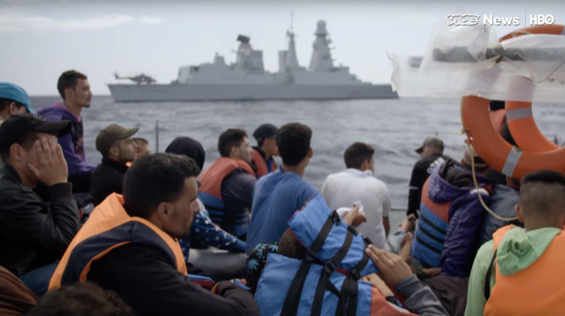 Flüchtlinge auf hoher See (Videoszene von Vice News)
