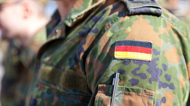 Eine Uniformjacke der deutschen Bundeswehr