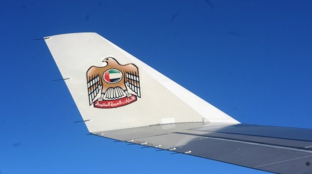 Flügel eines Etihad-Flugzeugs