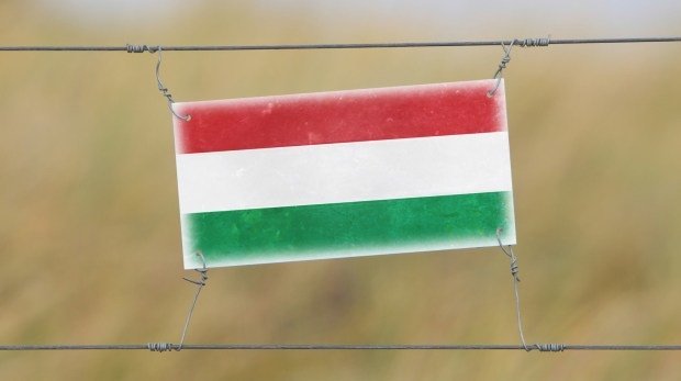 Stacheldrahtzaun an ungarischer Grenze (Symbolbild)