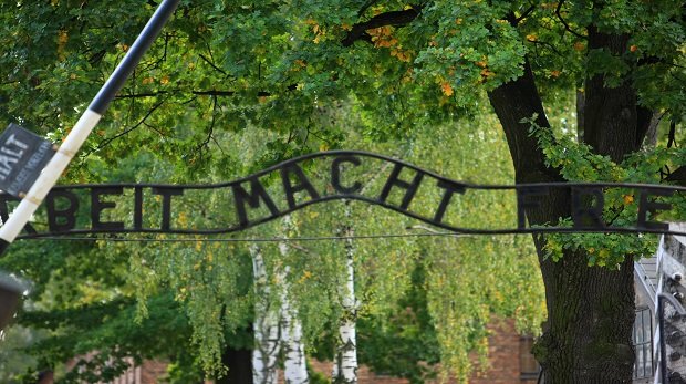 Eingangstor Auschwitz