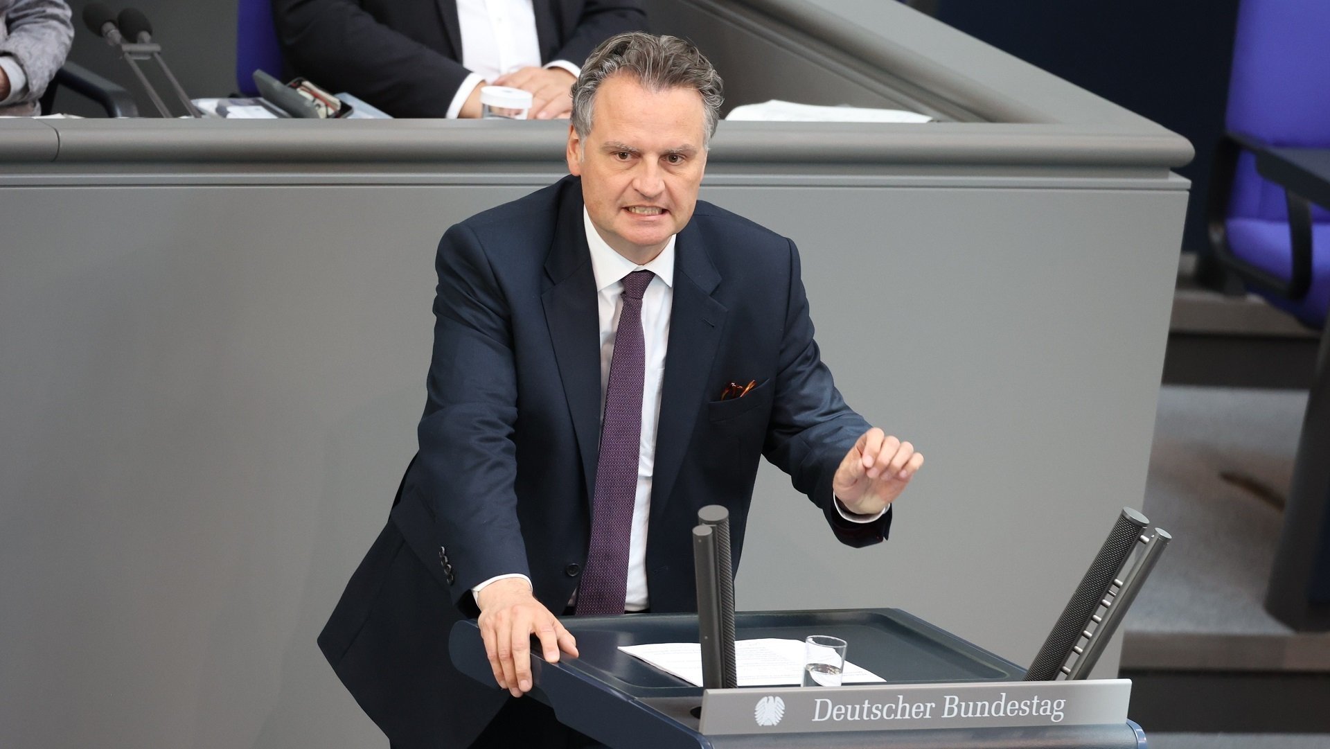 CDU-Mann Krings bei einer Rede im April 2023
