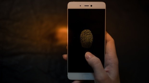 Smartphoneentsperrung mittels Fingerbdruck