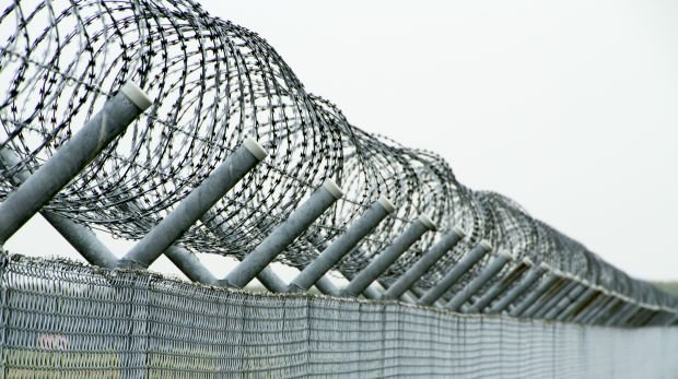 Gefängniszaun (Symbolbild)
