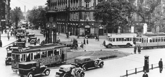 Ampelanlage in Berlin (Potsdamer Platz um 1930)