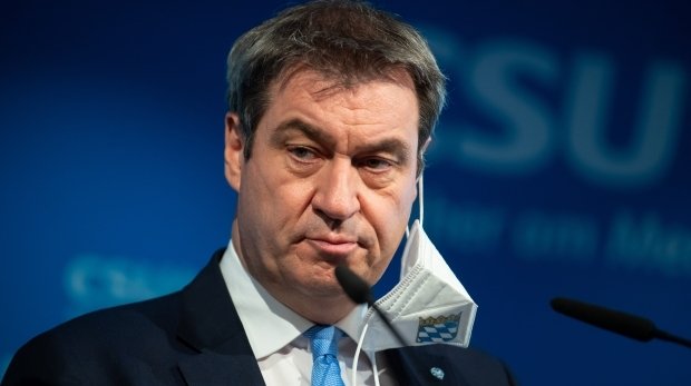 Markus Söder, CSU-Vorsitzender und Ministerpräsident von Bayern, nimmt am 07.02.2022 in der Parteizentrale nach einer Sitzung des CSU-Vorstands an einer Pressekonferenz teil.