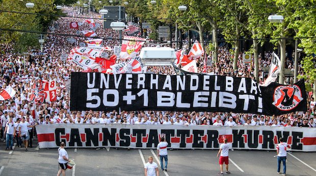 Fanproteste der Cannstatter Kurve und anderer Fangruppen des VfB Stuttgart zum Erhalt der 50+1 Regel