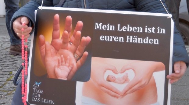Protest Schwangerschaftskonfliktberatung Pro Familia Frankfurt