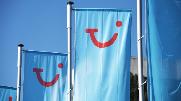 Flaggen mit TUI-Logo