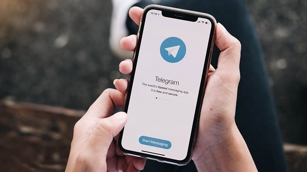 Die App Telegram auf einem Smartphone