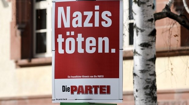 Wahplakat von "Die Partei" bei der Wahl in Baden-Württemberg im März. Aufnahme am 25.02.2021.