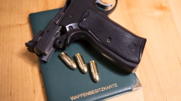 Waffe + Waffenbesitzkarte