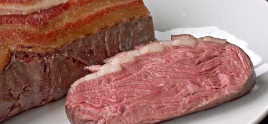 Das Steak stammt vom Tier und kann daher Knochen enthalten