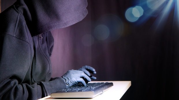 Krimineller treibt im Internet sein Unwesen (Symbol)