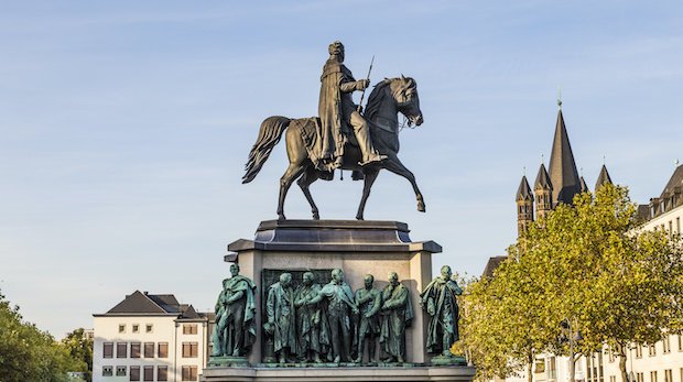 Eine Reiterstatue von Friedrich Wilhelm III. (Preußen) auf dem Kölner Heumarkt.