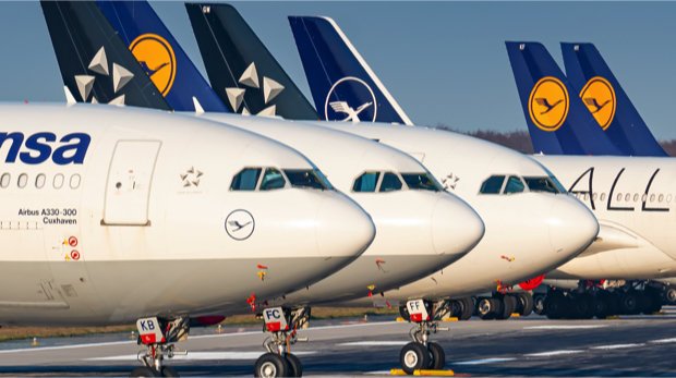 Flugzeuge der Lufthansa am Flughafen in Frankfurt am Main
