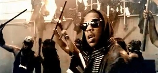 Screenshot aus dem Musikvideo zu "Rund this Town"