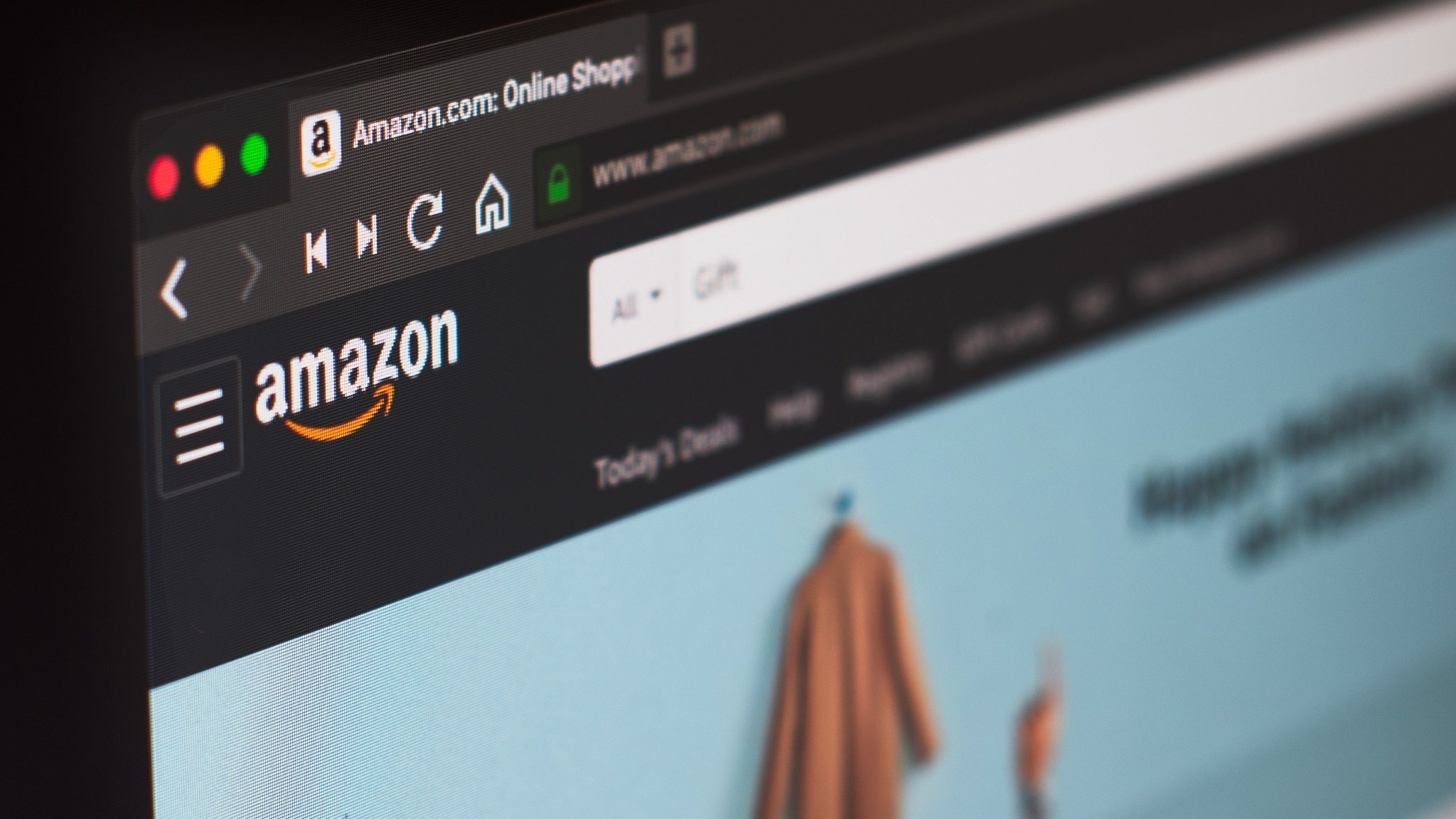 Webbrowser Amazon auf einem Laptop geöffnet