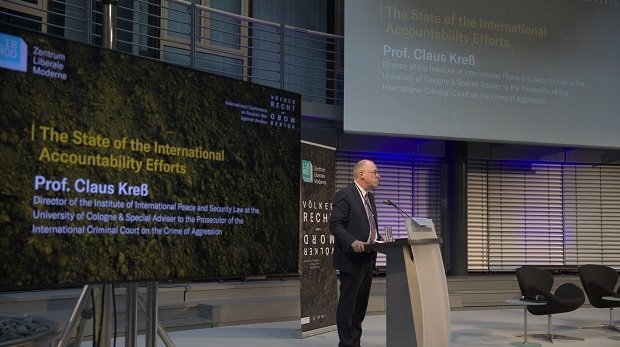 Prof. Dr. Claus Kreß bei der Tagung "Völkerrecht gegen Völkermord" am 21.10.2022 in Berlin