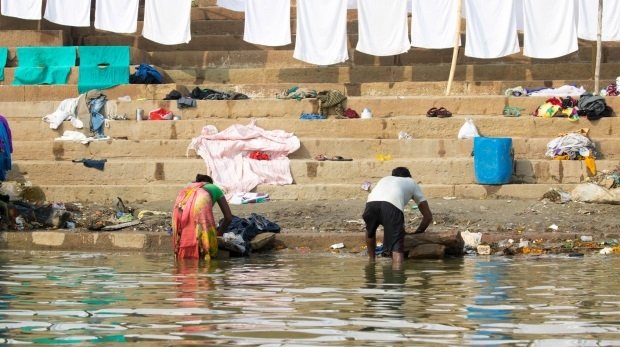 Wäsche waschen am Ganges