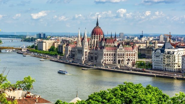 Gebäude des ungarischen Parlaments in Budapest.