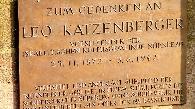Eine Tafel in Gedenken an Leo Katzenberger