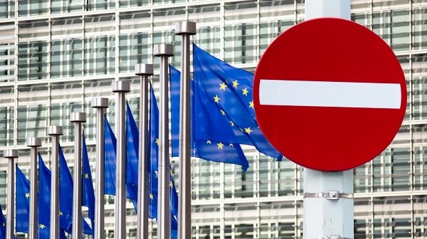 Einfahrt-Verboten-Schild vor dem Gebäude der EU