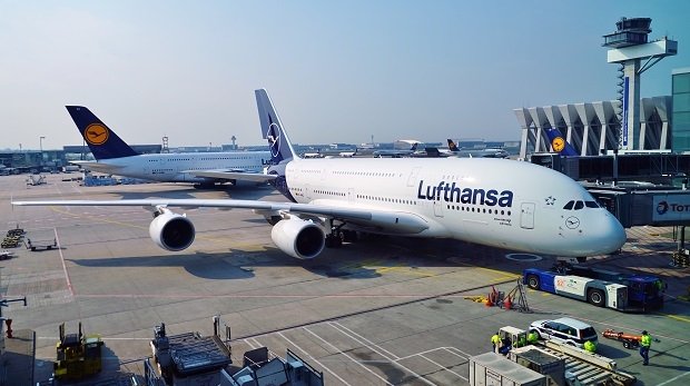 Airbus 380 der Lufthansa am 14. April 2019 am Frankfurter Flughafen