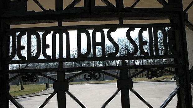 Schriftzug am KZ Buchenwald