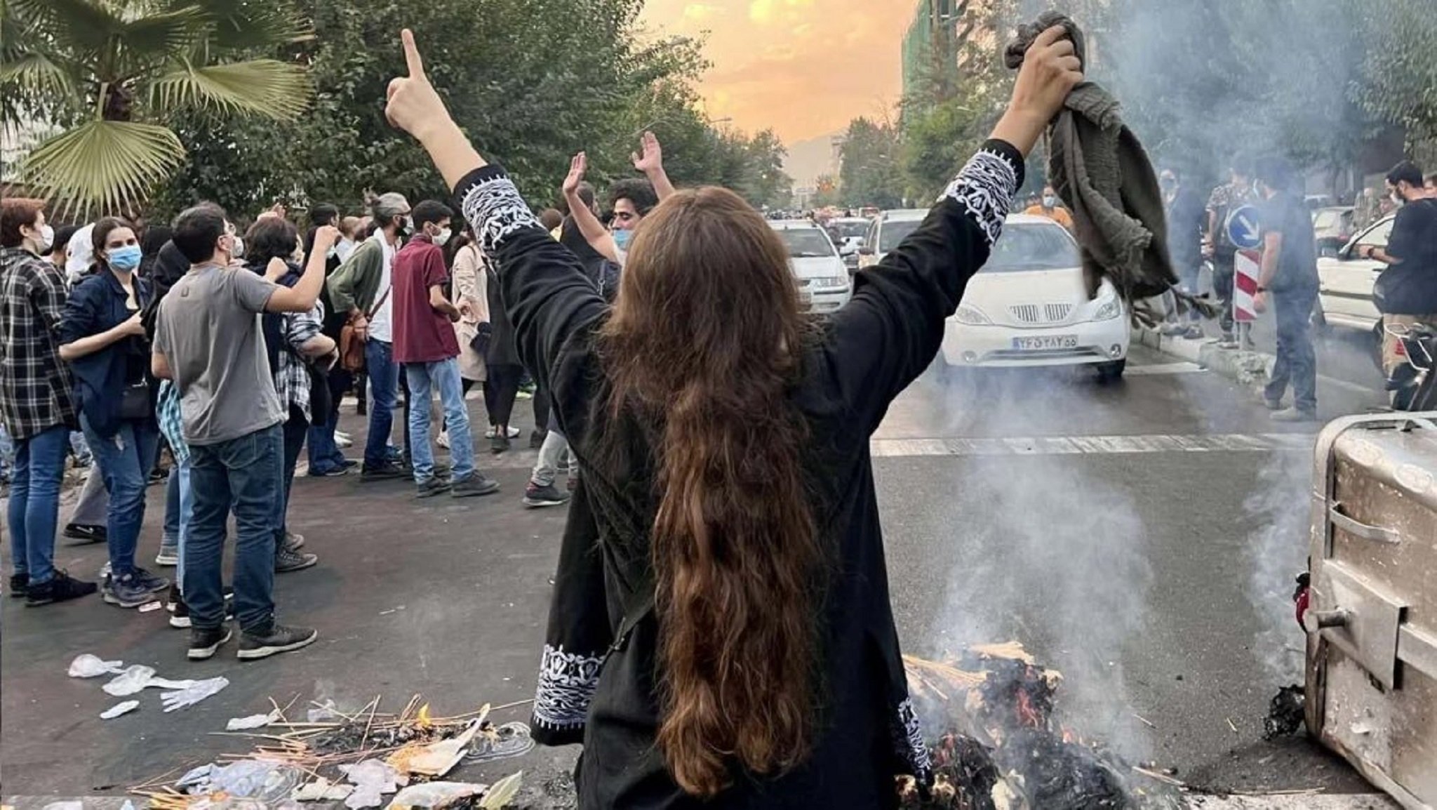 Junge Protestierende im Iran